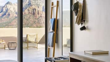 Hochwertige Bettwaren, Pillowtop-Betten, Zimmersafe, Schreibtisch