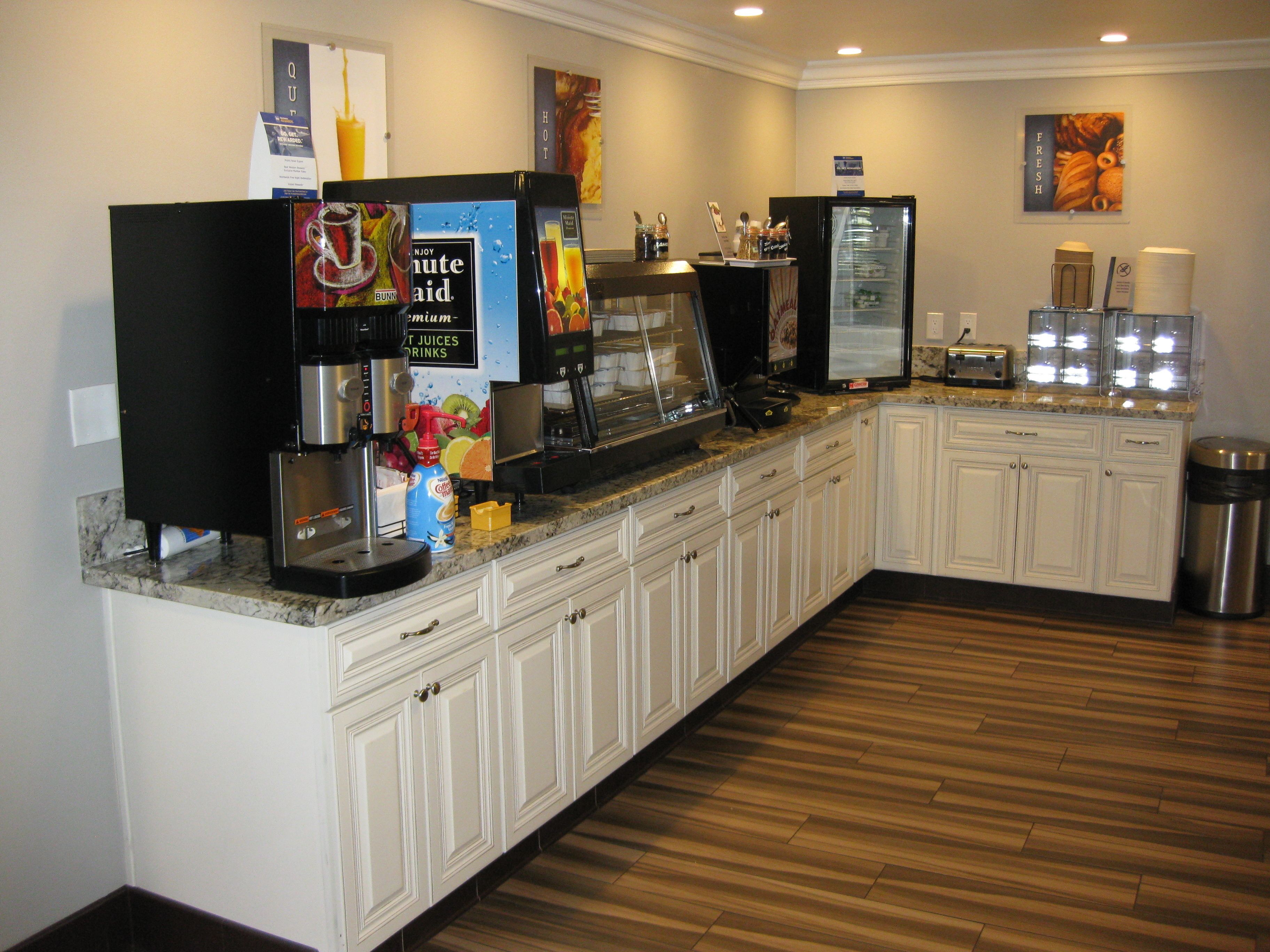 free daily full breakfast