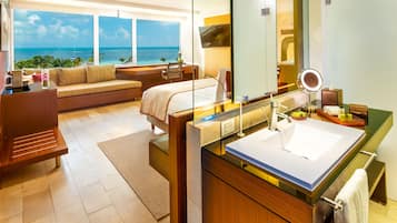 Kostenlose Toilettenartikel, Haartrockner, BademÀntel, Hausschuhe