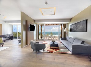 Suite Khas, 1 Tempat Tidur King, tepi laut | Fasilitas kamar