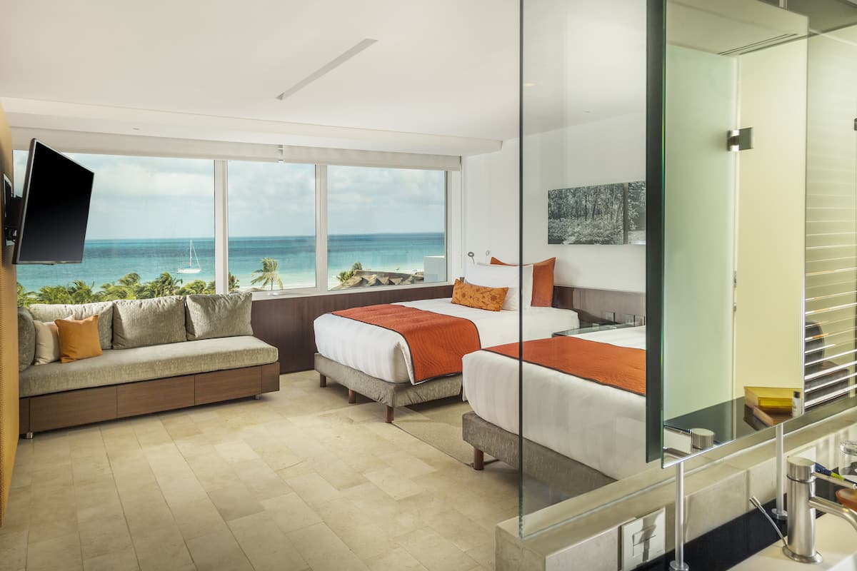 Club Suite, 2 Queen Beds, Ocean View
