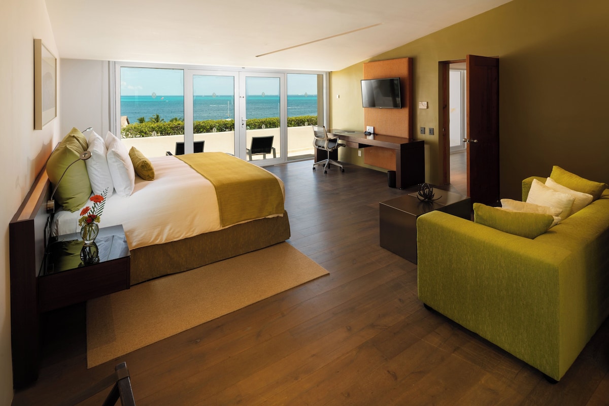 Presidential Suite, 1 King Bed (Coral)
