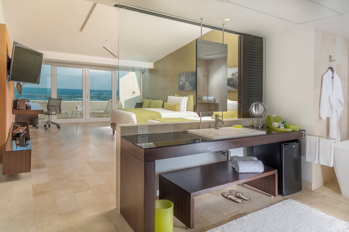 Club Room, 2 Queen Beds, Terrace, Ocean View (Terrace)