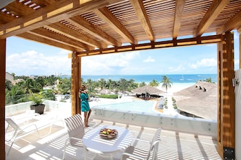 Signature Suite, 1 King Bed, Oceanfront | Terrace/patio at InterContinental Presidente Cancun Resort by IHG