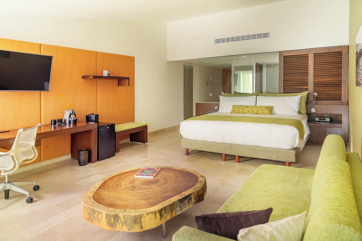 Club Room, 1 King Bed, Terrace, Ocean View