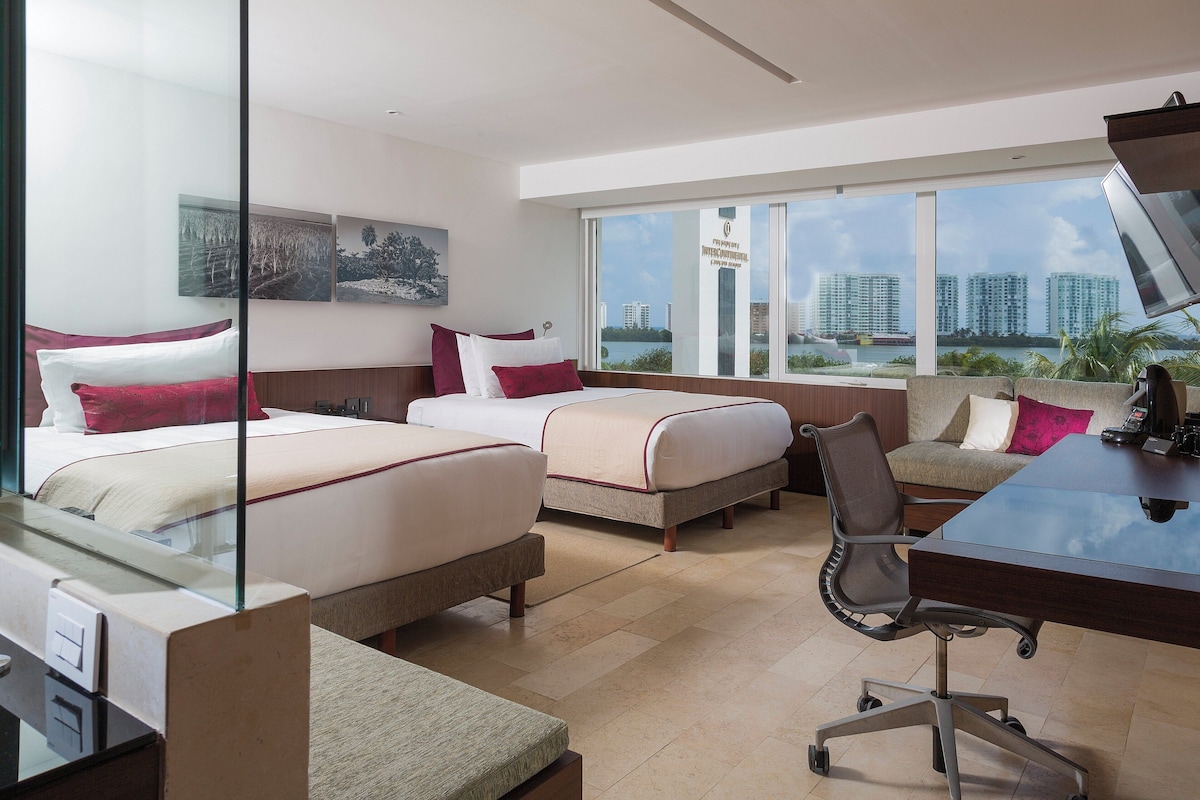 Ropa de cama de alta calidad, edredón y minibar