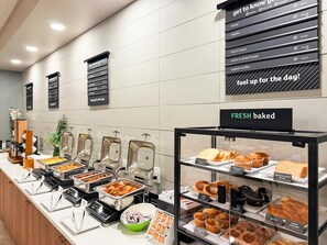 Daily buffet breakfast for a fee - Holiday Inn South Plainfield-Piscataway by IHG (South Plainfield)