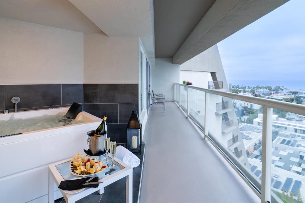 Hyatt Centric Delfina Santa Monica