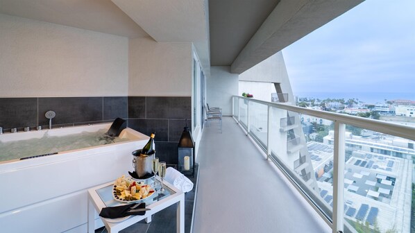 Suite, 1 très grand lit (Sunset) | Literie de qualité supérieure, couette en duvet d'oie