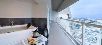 Hyatt Centric Delfina Santa Monica