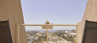 Hyatt Centric Delfina Santa Monica