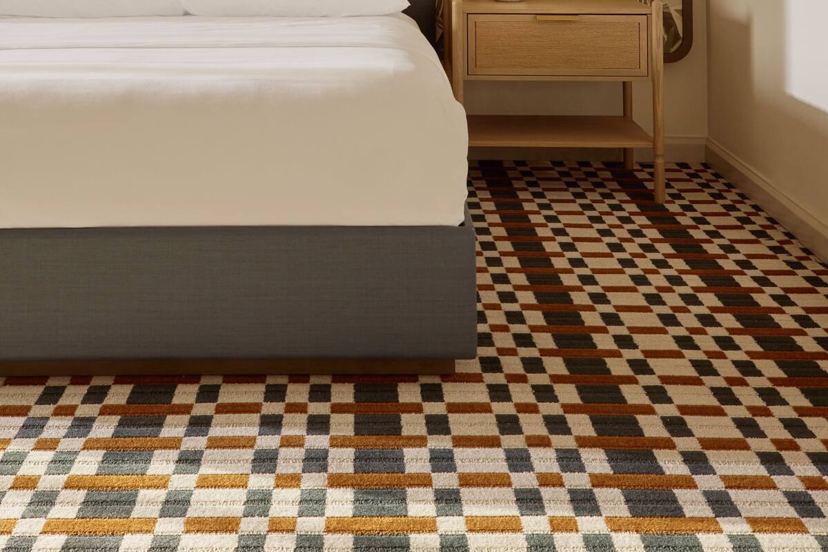 Room, 1 Queen Bed | Premium bedding, down duvets, in-room safe, desk