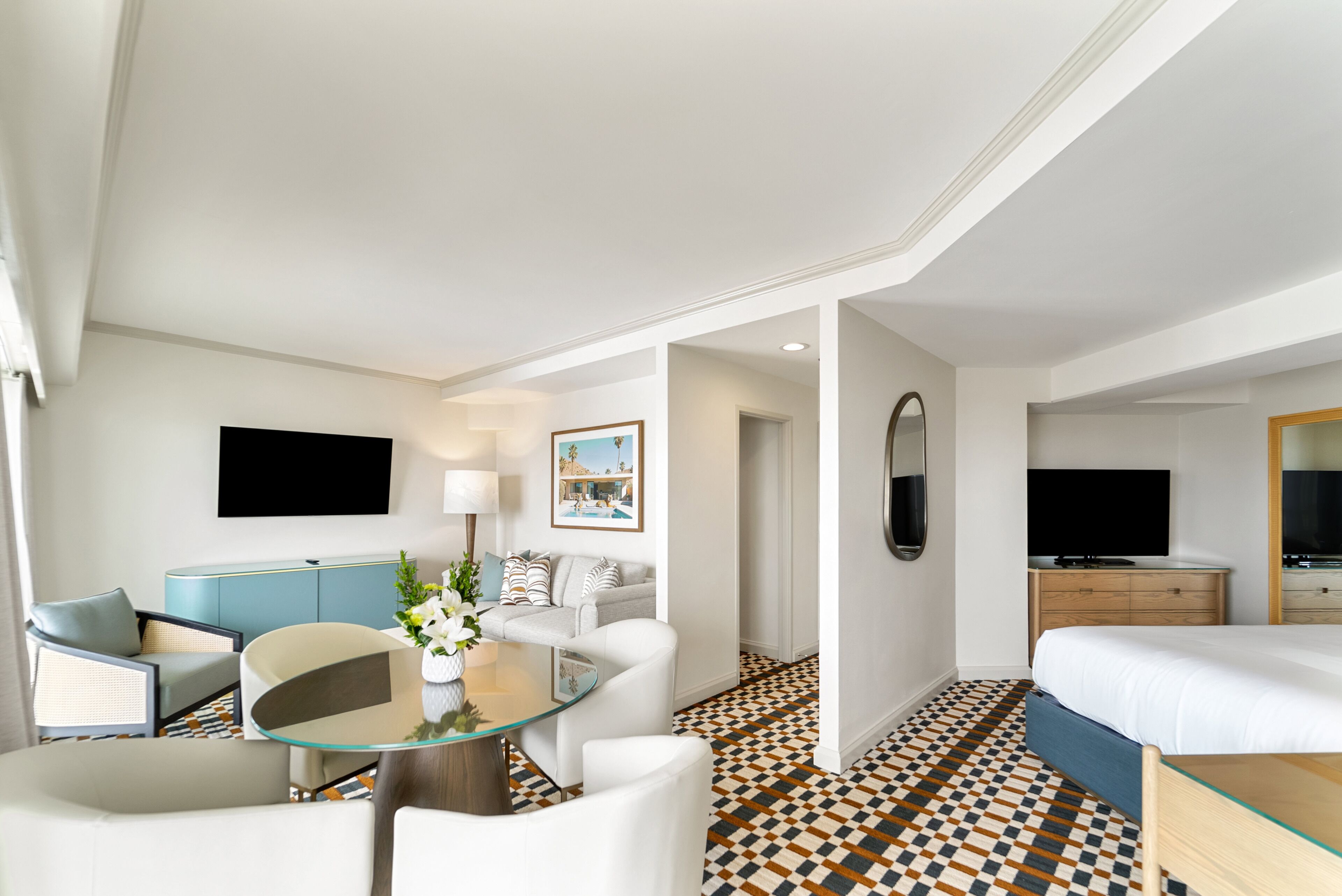 Suite, 1 très grand lit et 1 canapé-lit
