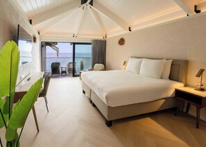 Deluxe Room, Oceanfront (Blues) | In-room safe, desk, blackout curtains, iron/ironing board - Avila Beach Hotel (Willemstad)