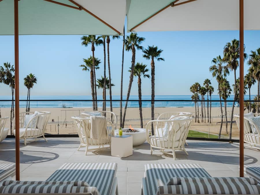 2 Bars/Lounges, Poolbar