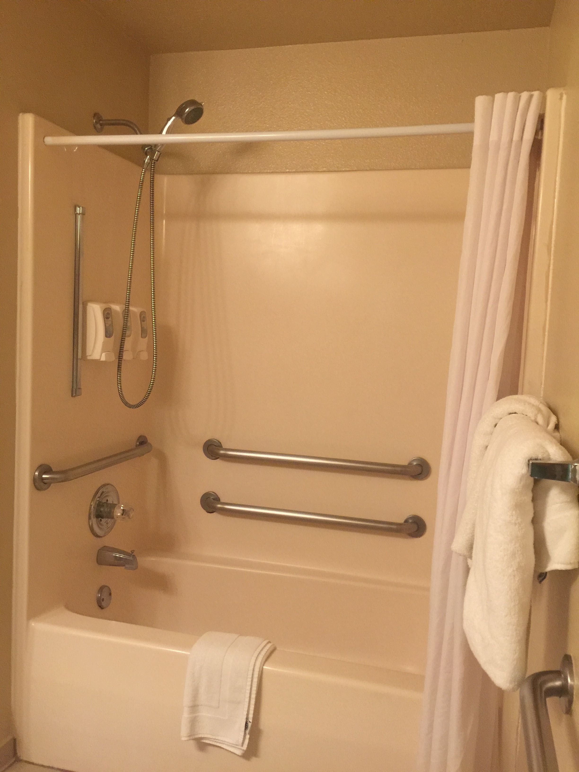 standard room, 1 king bed, accessible, bathtub | bathroom shower
