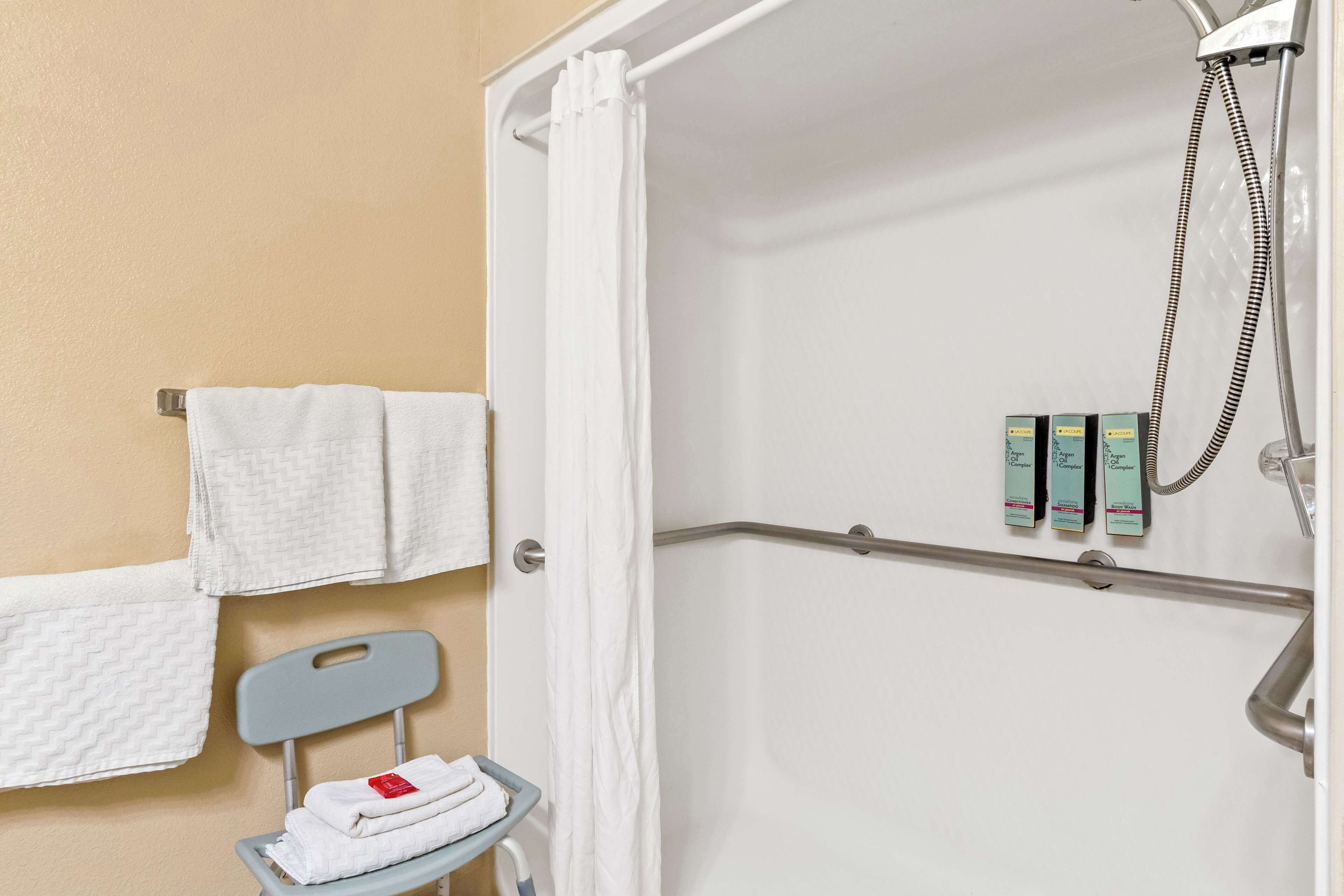 standard room, 2 queen beds, accessible, non smoking | bathroom | combined shower/bathtub, free toiletries, hair dryer, towels