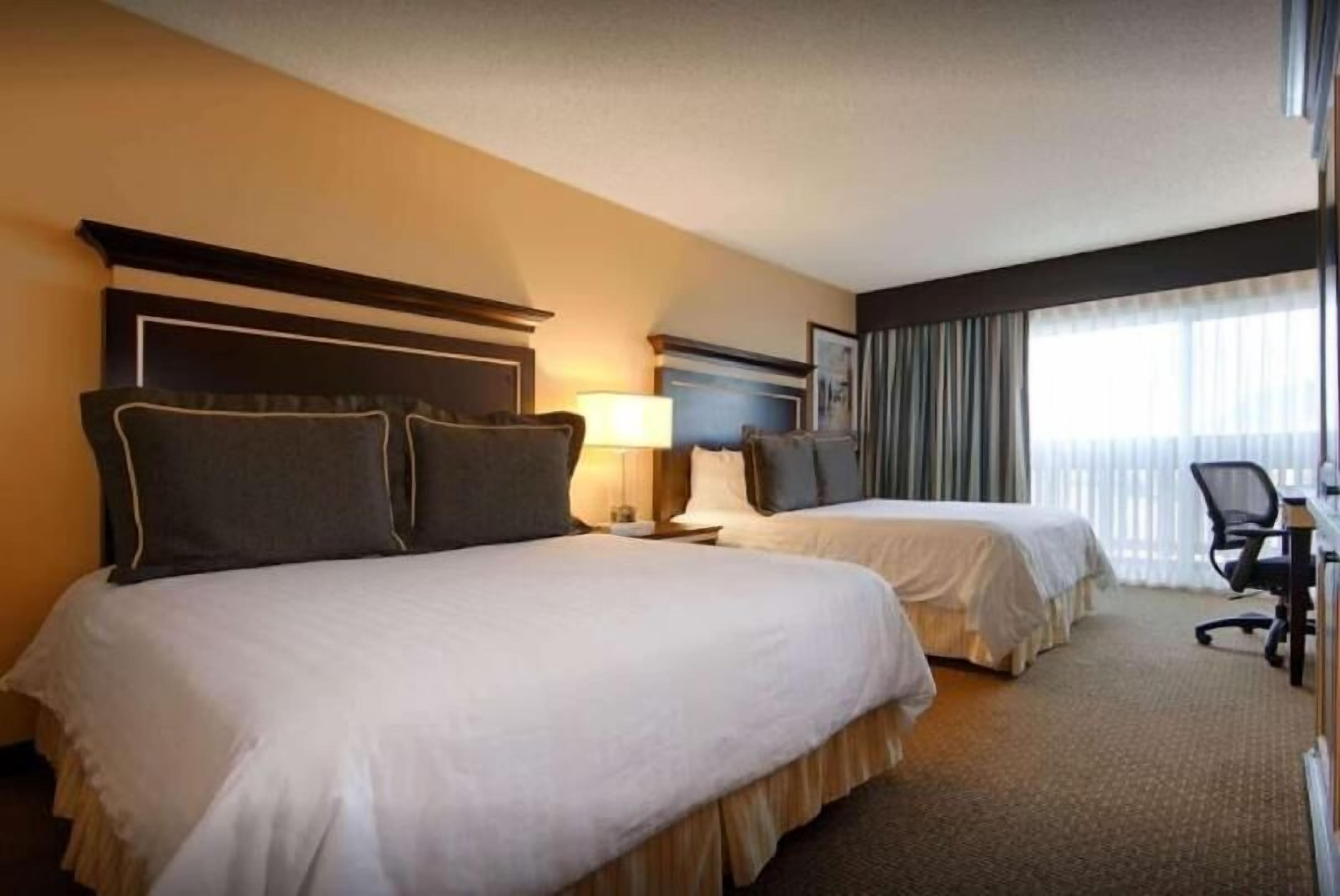 Hypo-allergenic bedding, in-room safe, desk, laptop workspace