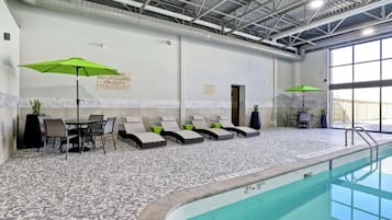 Indendørs pool