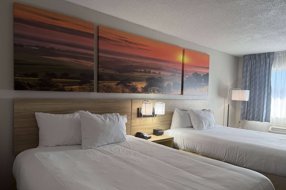 Days Inn by Wyndham Hannibal