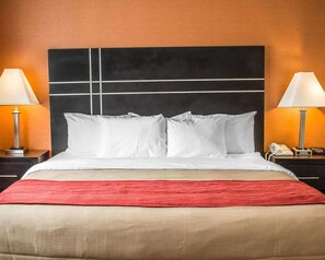 Hochwertige Bettwaren, Pillowtop-Betten, Zimmersafe, Schreibtisch