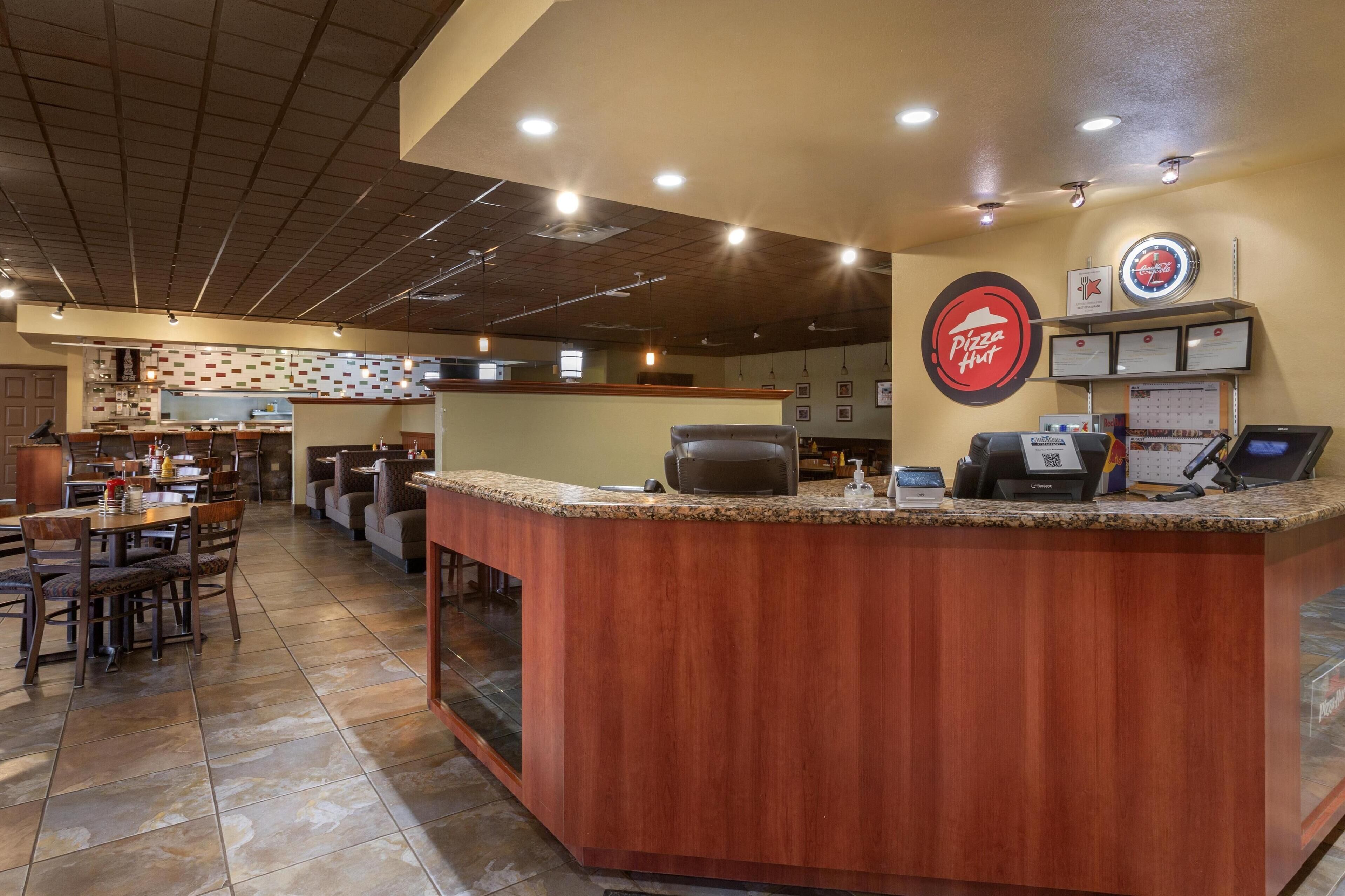 breakfast, lunch, dinner served; american cuisine