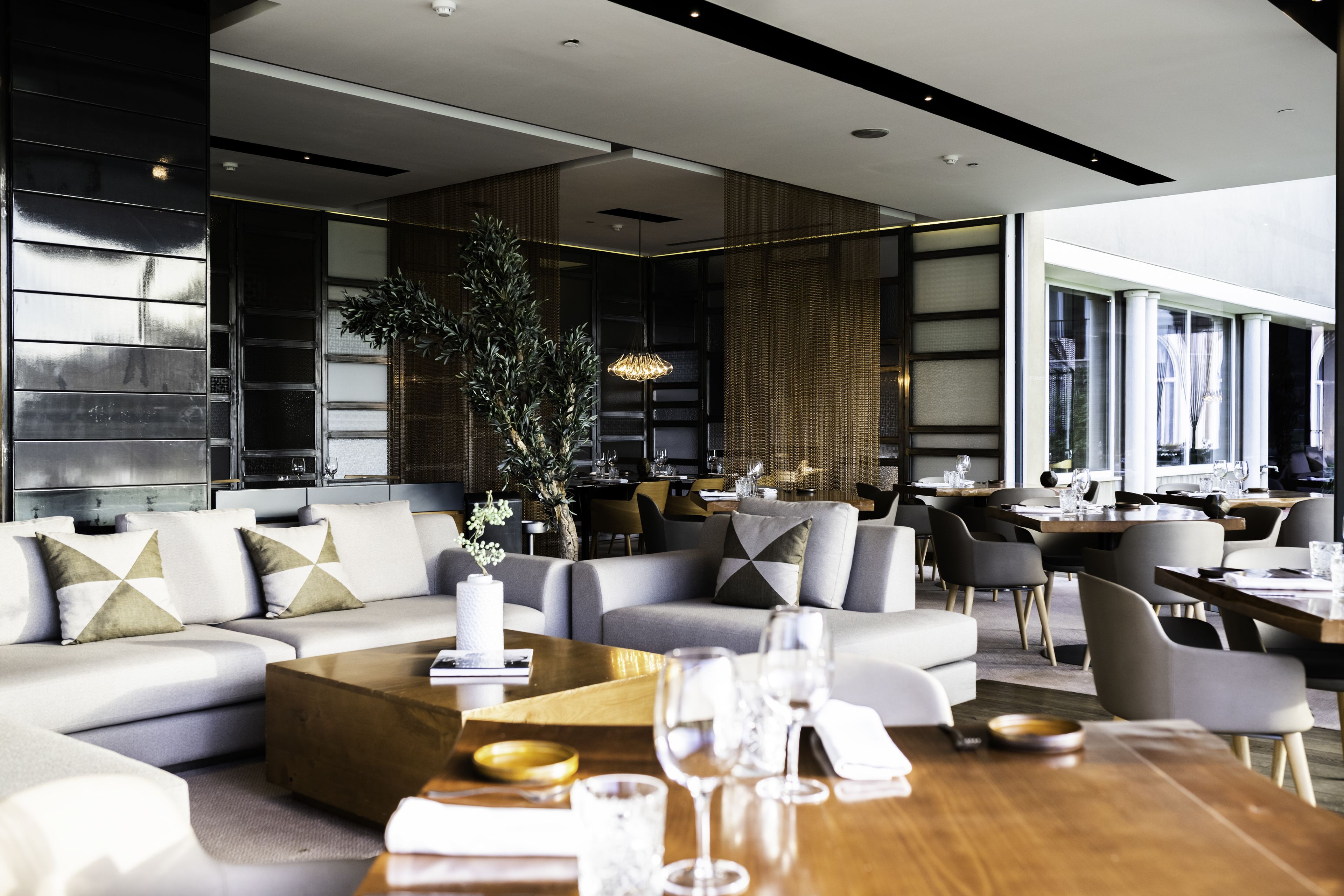 7 restaurants, breakfast, lunch, dinner served; italian cuisine