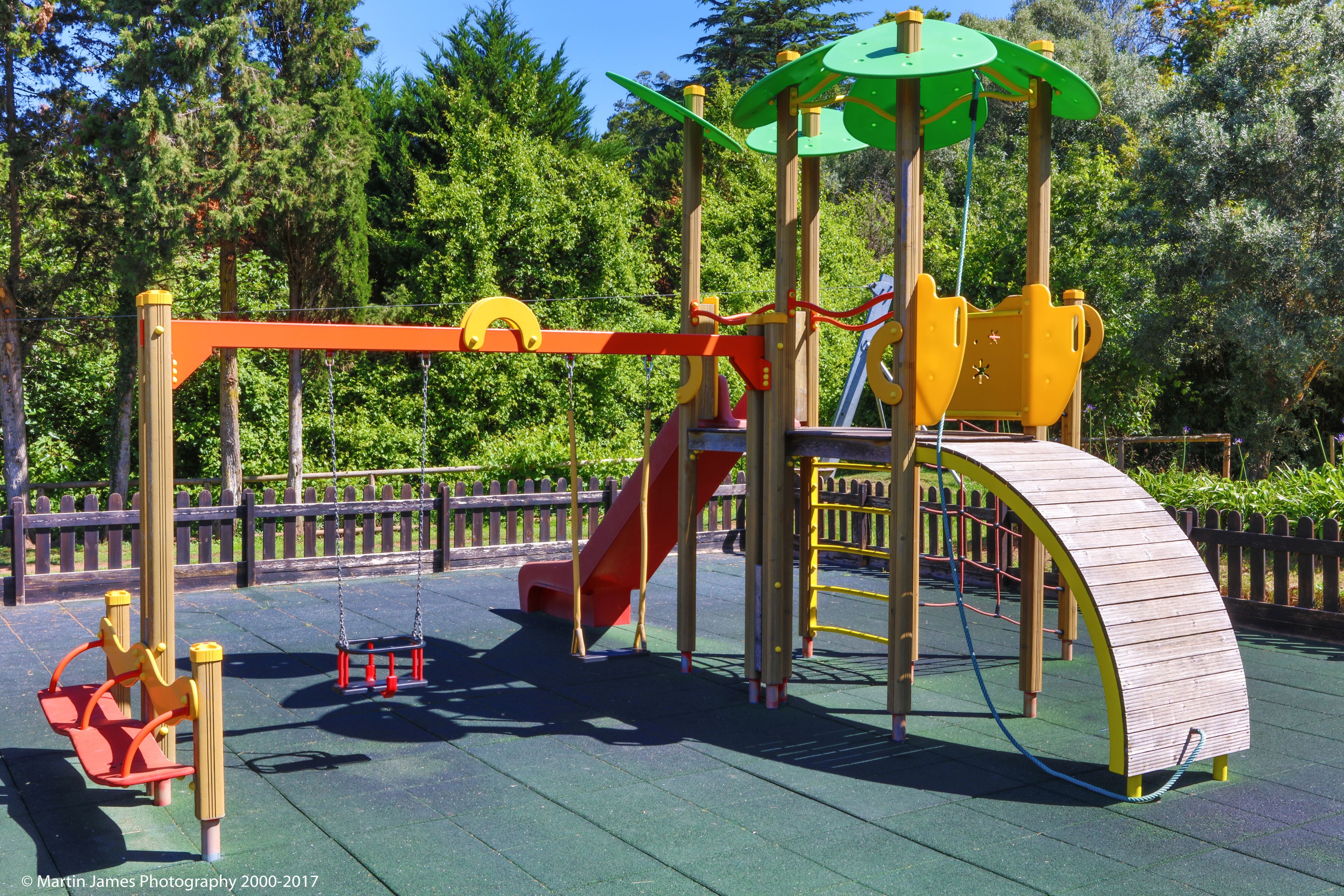 children’s play area – outdoor