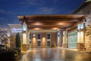 Front of property - La Quinta Inn & Suites by Wyndham Chattanooga - East Ridge (Chattanooga)