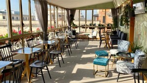 Petit déjeuner buffet servi en supplément