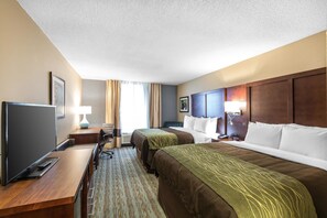 Desk, blackout drapes, iron/ironing board, free WiFi - Comfort Inn Bay City - Riverfront (Bay City)