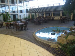 Breakfast area - Days Inn by Wyndham Columbus Airport (Columbus)