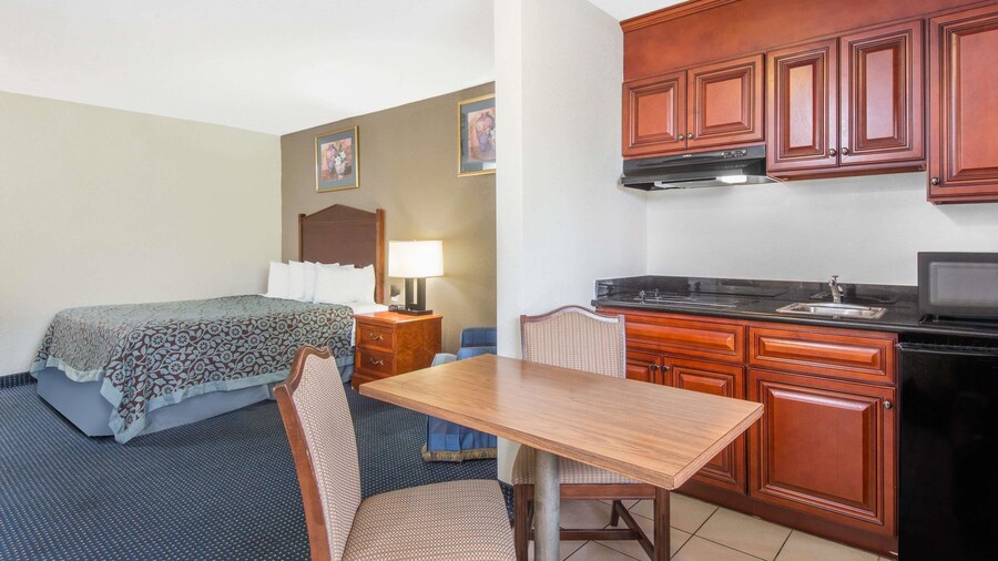 Days Inn by Wyndham Arlington Pentagon