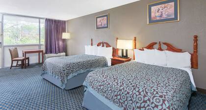 Days Inn by Wyndham Arlington Pentagon