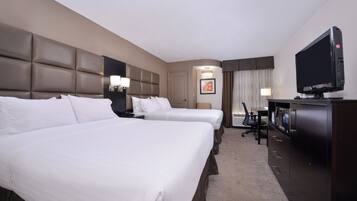 Kamer, 1 queensize bed, toegankelijk voor mindervaliden, niet-roken (Roll-in Shower) | Een kluis op de kamer, individueel gemeubileerd, een bureau