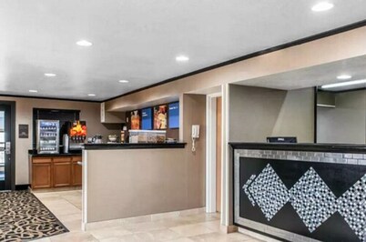 Quality Inn Defiance