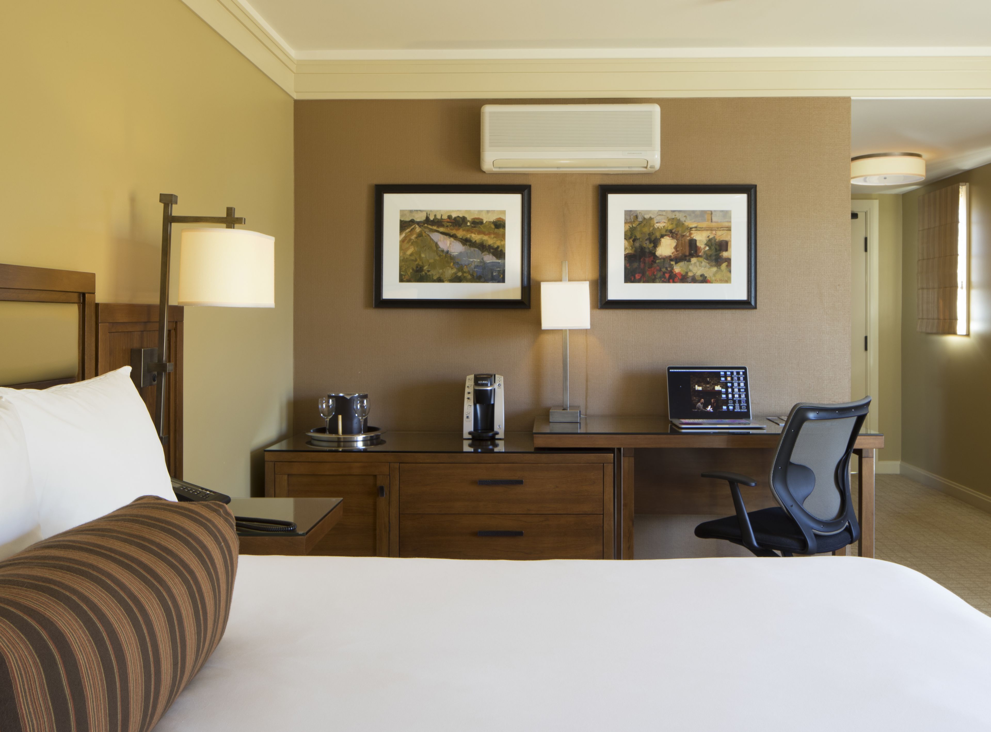 premium bedding, in-room safe, individually decorated