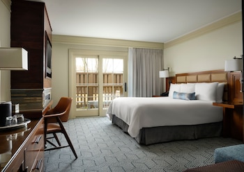 Premier Room, 1 King Bed, Fireplace | Premium bedding, in-room safe, individually decorated at Hotel Abrego