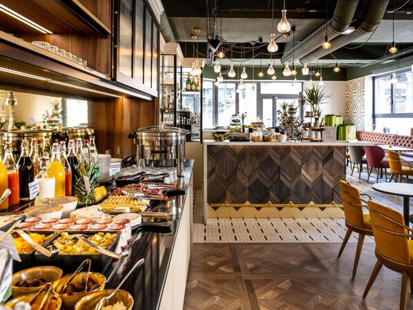 Kontinental frokost hver dag (EUR 20 per person)