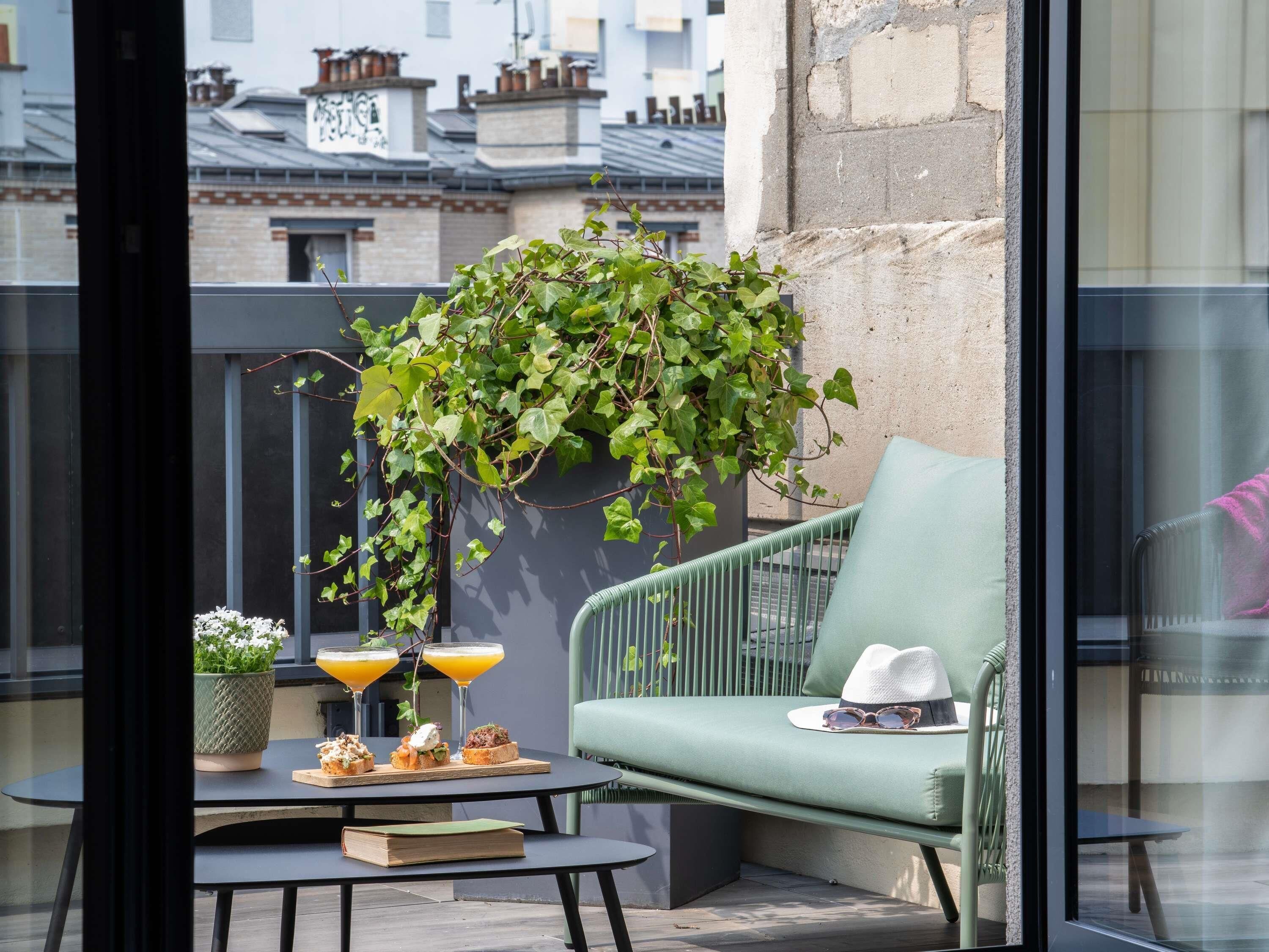 Premium tweepersoonskamer, 1 tweepersoonsbed, terras (Privilege) | Een minibar, een kluis op de kamer, een bureau, verduisterende gordijnen