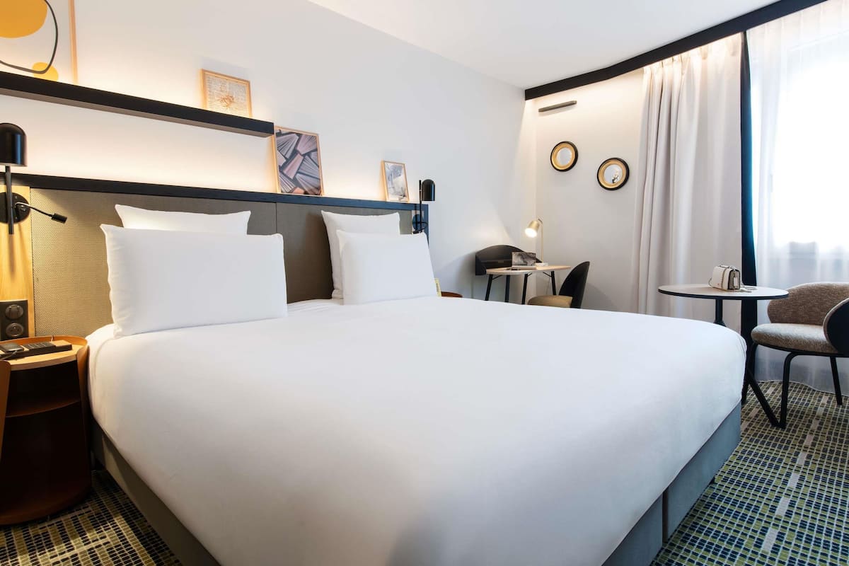 Minibar, in-room safe, desk, blackout curtains