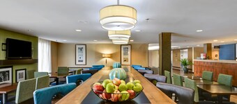 米爾福德歡朋飯店