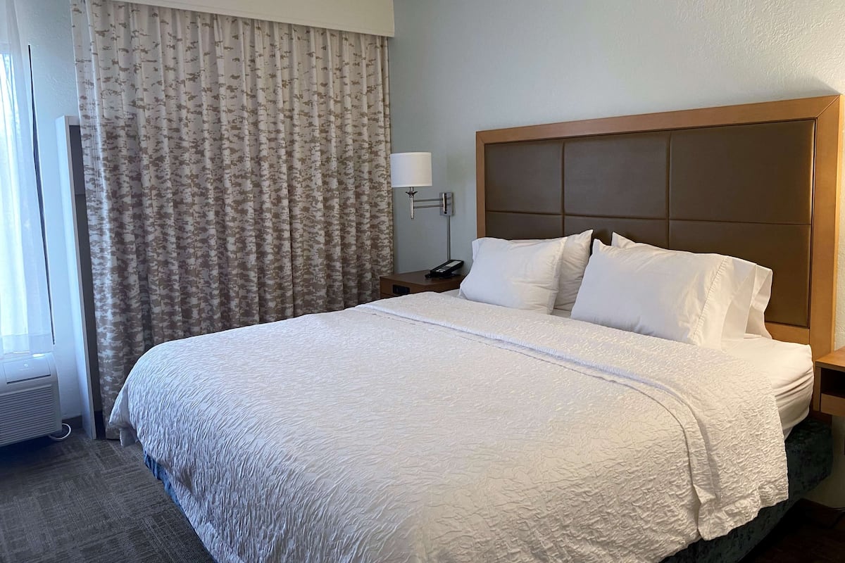 Suite, 1 King Bed | Premium bedding, desk, laptop workspace, blackout drapes