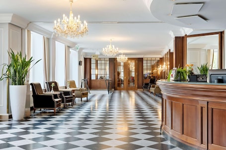 Lobby. Austria Trend Parkhotel Schönbrunn