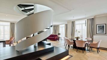 Kaiser Suite | Allergikerbettwaren, Minibar, Zimmersafe, Schreibtisch