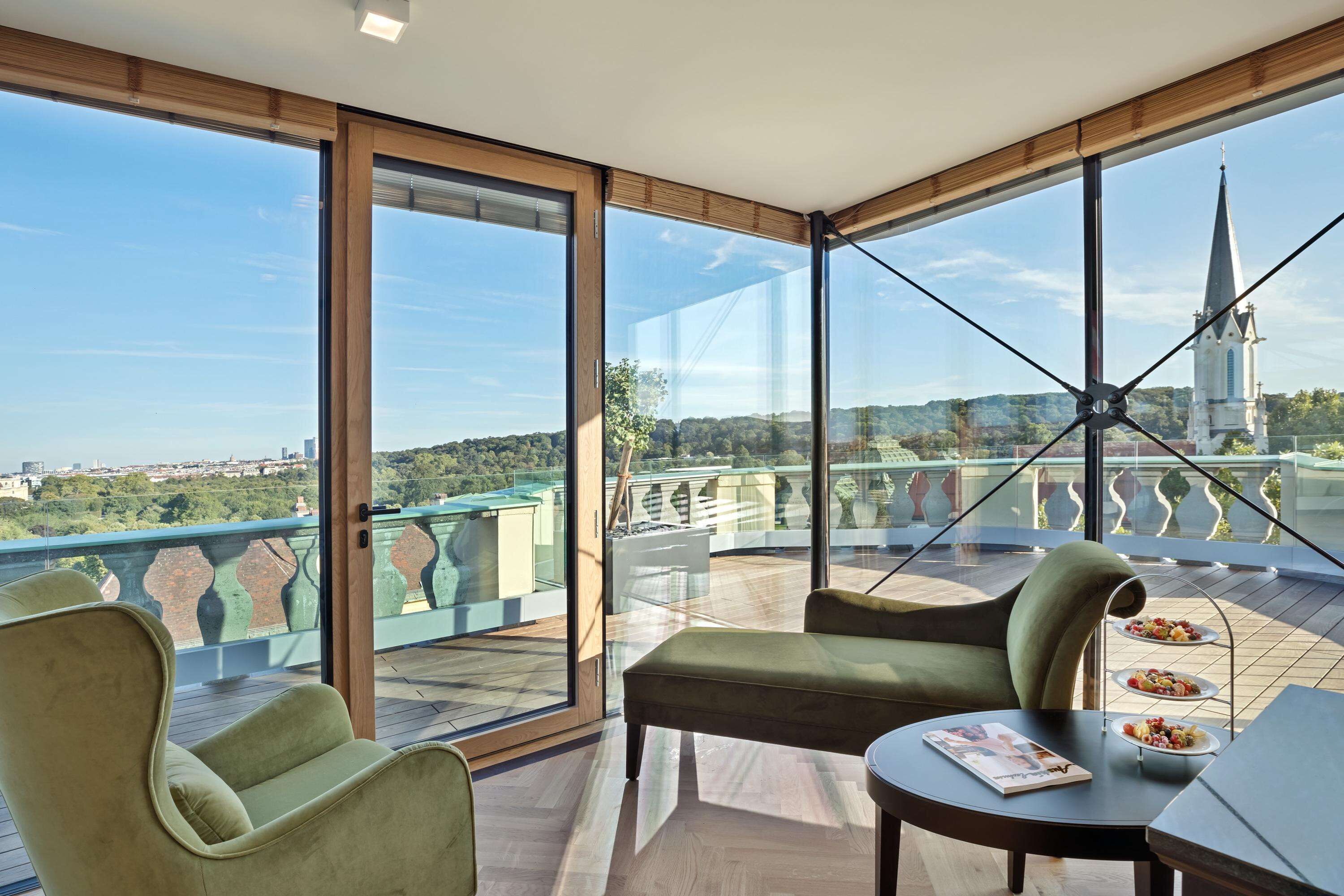 kaiser suite | 1 bedroom, hypo-allergenic bedding, minibar, in-room safe