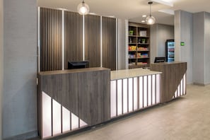 Lobby - La Quinta Inn & Suites by Wyndham Spokane Downtown (Spokane)
