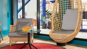 Lobby-Lounge
