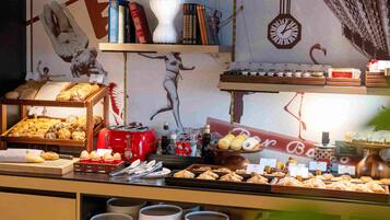 Daily buffet breakfast for a fee