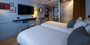 La Cosy Twin | Duntäcken, minibar, värdeförvaringsskåp på rummet och skrivbord